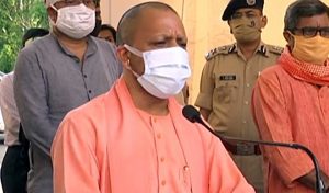 कोविड-19 प्रबंधन का जायजा लेने के लिए विभिन्न जिलों के दौरे पर निकले मुख्यमंत्री योगी आदित्यनाथ