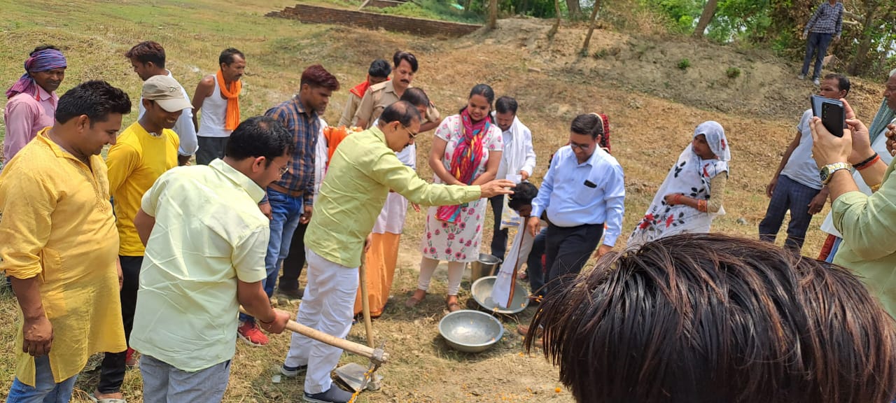 विधायक ने किया अमृत सरोवर का भूमि पूजन