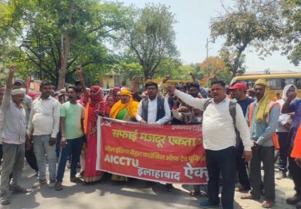 नगर निगम सफाई कर्मियों ने दी अनिश्चितकालीन हड़ताल की