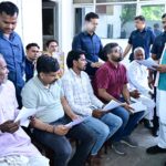 जनता दर्शन में उमड़ी फरियादियों की भीड़