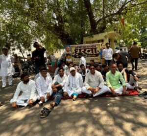 लखनऊ विश्वविद्यालय में फीस वृद्धि और छात्र निष्कासन के विरोध में कांग्रेस का समर्थन