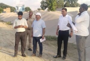 प्रशासन ने नैनी में सीज की एक करोड़ की अवैध बालू
