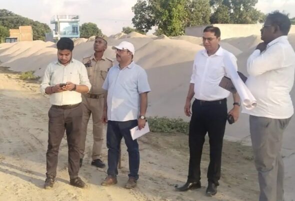 प्रशासन ने नैनी में सीज की एक करोड़ की अवैध बालू